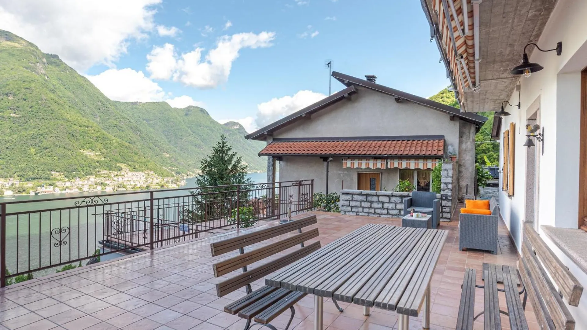 Lovely Lake View Apartment With Terrace Pognana Lario